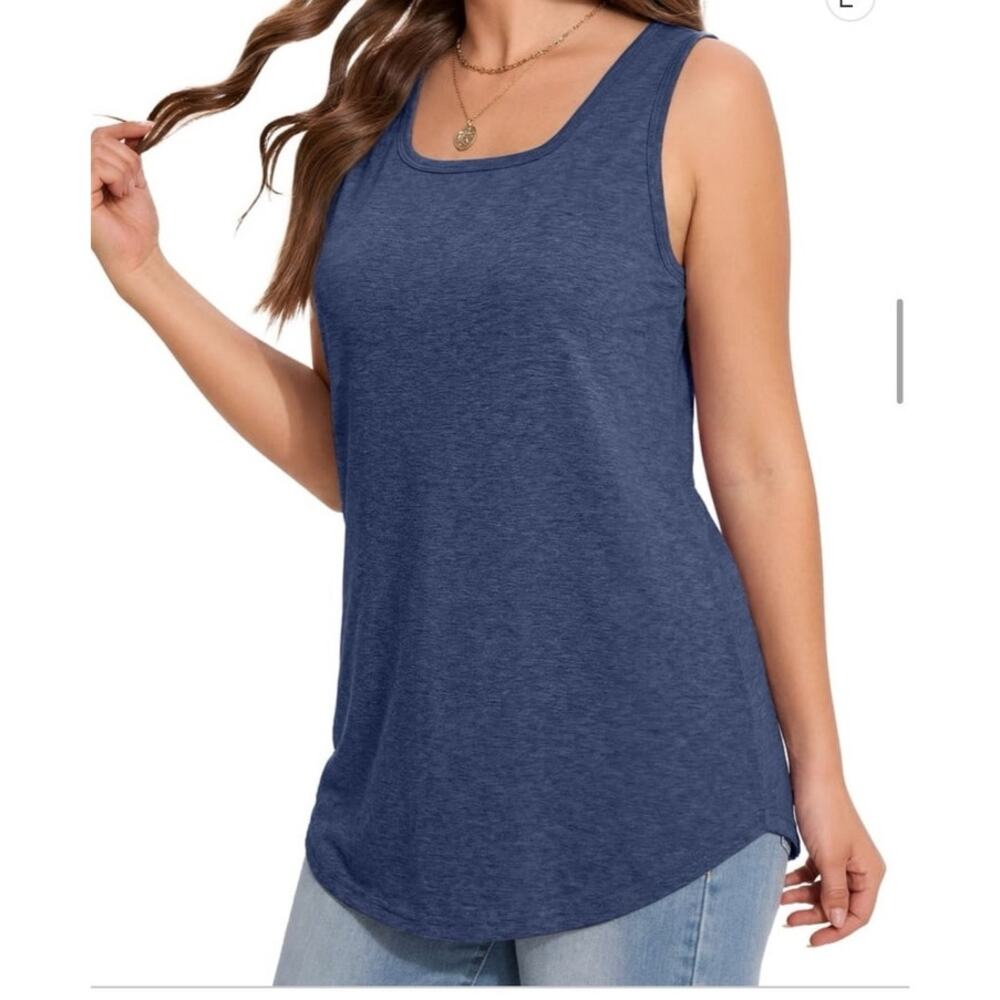 NWT ~ Navy Blue Summer Tank Top Casual Flowy Sleeveless Shirt Rounded Bottom ~ S
